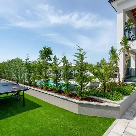 Polaris By Guide Villa